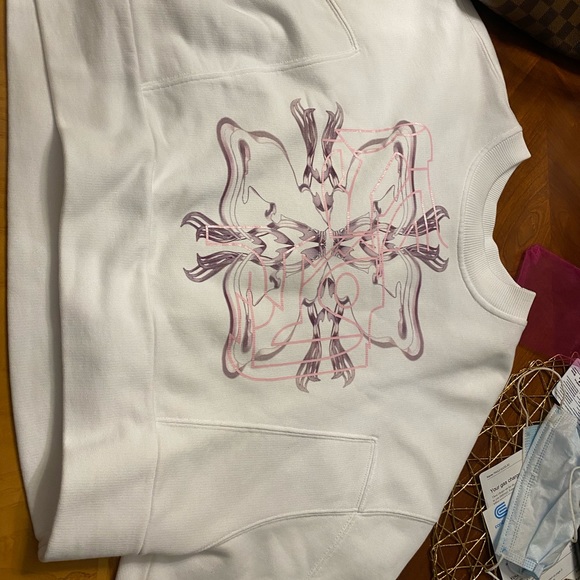 Givenchy pull over - Picture 2 of 4